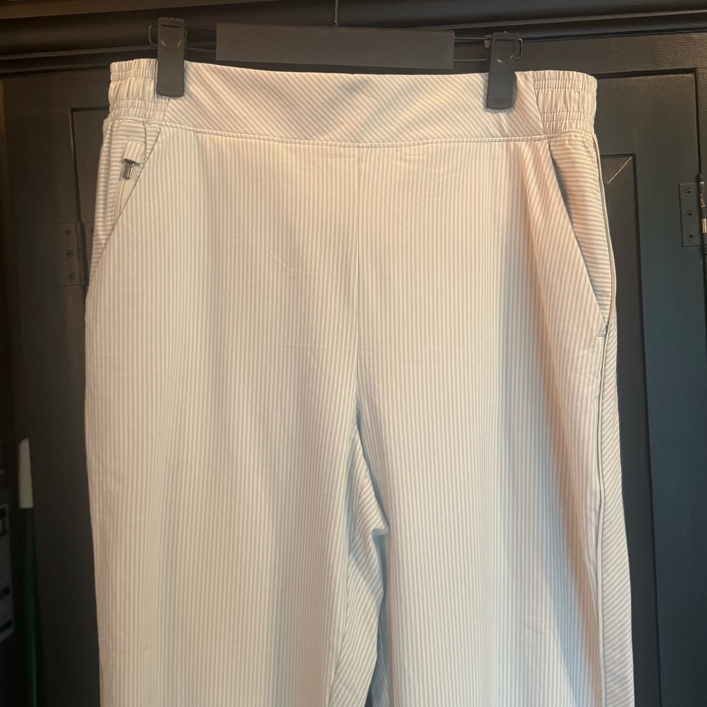 Athleta mint color/striped  joggers for Everyday Comfort. Sz 12. Like new - Picture 6 of 7
